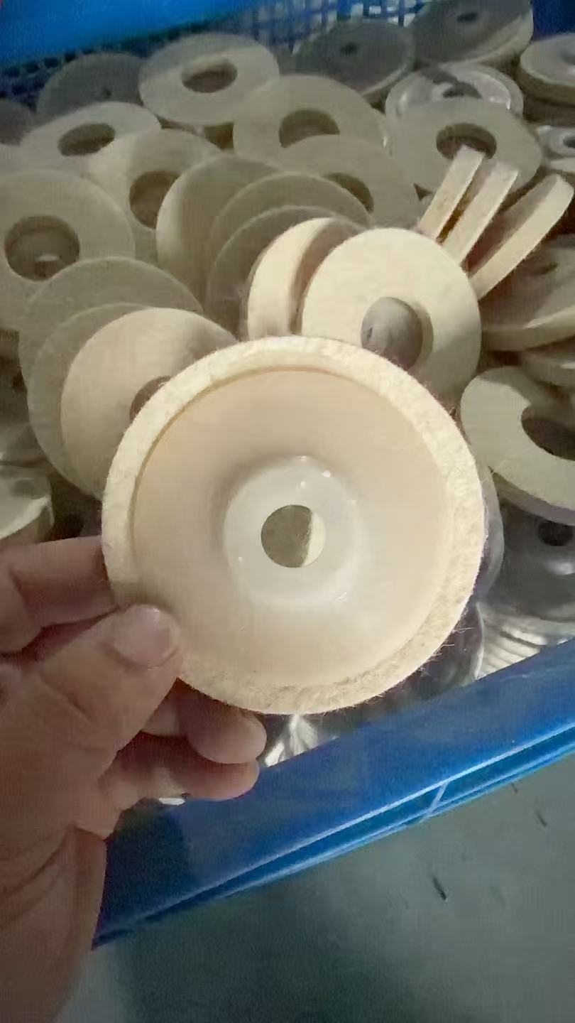 Felt wheel core detail