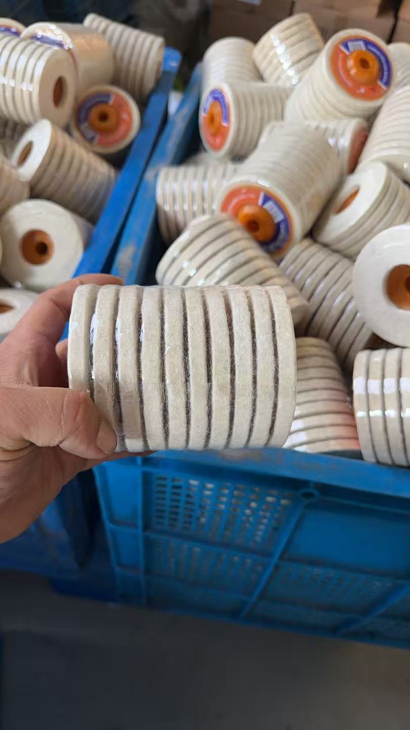 Wool felt polishing wheel package
